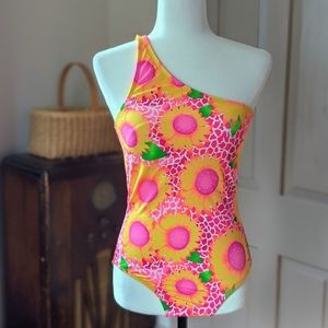 Ocean Pacific 1 shoulder 1 piece. EUC.